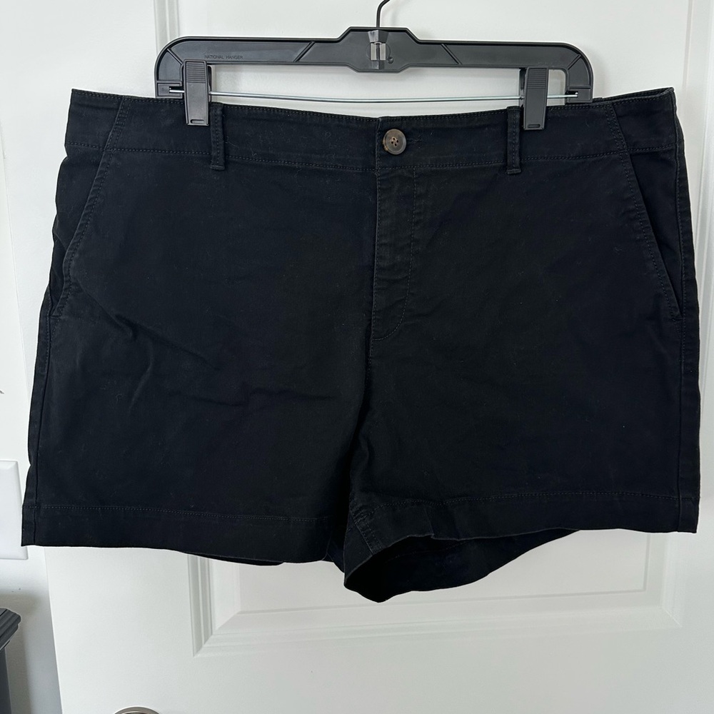 LOFT Curvy Fit 4” Shorts